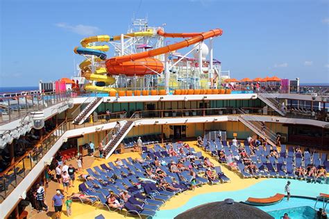 Water Adventures Galore: Carnival Magic's Must-Try Experiences